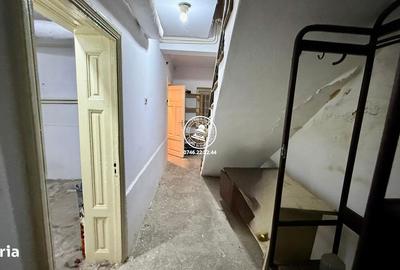 Casă cu 4 camere cu Teren 236 Mp în Copou