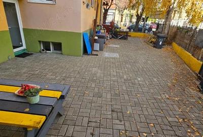 Spațiu comercial, de 50 mp, în Central - 4