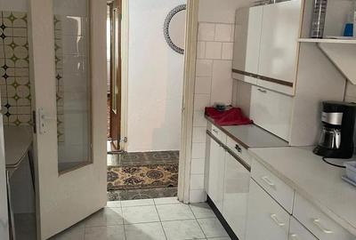 Apartament cu 5 camere decomandat în Miorița - 1
