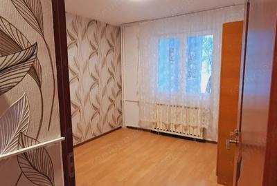 Apartament cu 4 camere semidecomandat în Rahova - 4