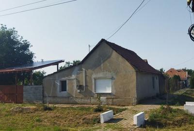 Casă cu 2 camere cu Teren 712 Mp în Șofronea - 1