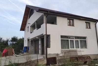 Casă cu 4 camere cu Teren 800 Mp în Colonești - 2