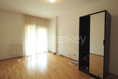 Vila nemobilata in complex cu piscina | 2 garaje - 15