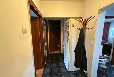 Apartament cu 3 camere decomandat, mobilat în 13 Septembrie - 6