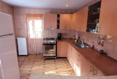 Apartament cu 3 camere decomandat în Central - 1