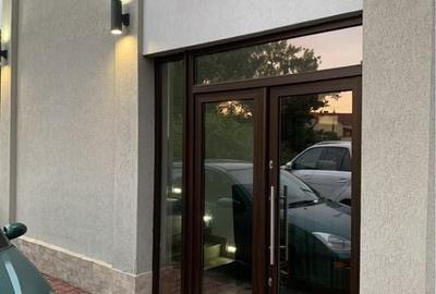 Spațiu comercial, de 230 mp, în Central - 7