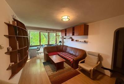 2 camere, mobilat și utilat, cu cămară și balcon –  Pet Friendly