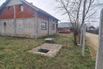 Casă cu 2 camere cu Teren 250 Mp în Central - 3