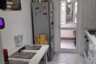 Apartament cu 2 camere decomandat în Micro 12 - 8