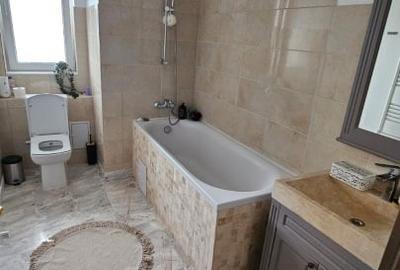 Apartament cu 2 camere decomandat în Florilor - 10