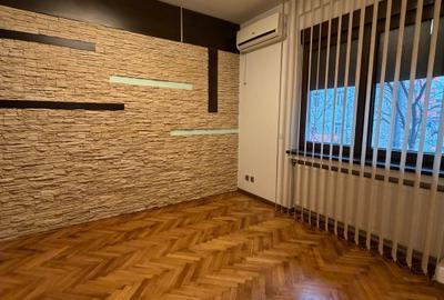 Apartament cu 3 camere semidecomandat în Parcul Carol - 2