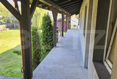 Casă cu 7 camere cu Teren 2828 Mp în Central - 1