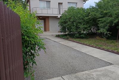 Otopeni central VILA P+1 cu 3 apartamente si 1000 mp teren - 2