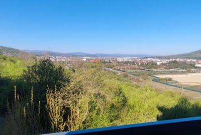 Apartament cu 3 camere semidecomandat, mobilat în Florești - 15