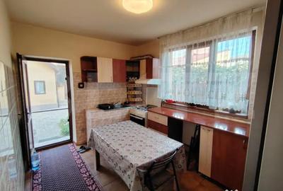 Casă cu 5 camere cu Teren 181 Mp în George Enescu - 7