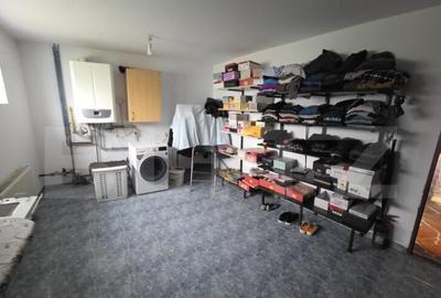 Casa de vanzare, 6 camere, 340 mp, cu 22 arii de teren, zona - 5