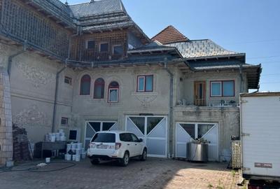 Casă individuală cu 15 camere cu Garaj în Comănești - 13