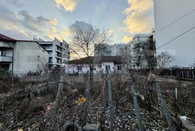 Teren de 770 mp, în 1 Mai