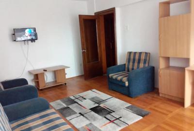 Apartament cu 2 camere decomandat în Republicii