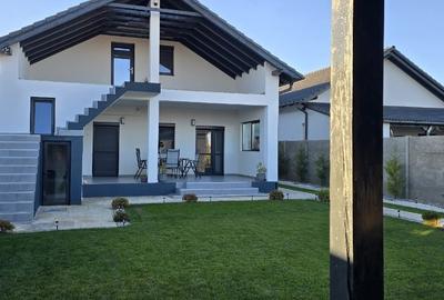 Casă spațioasă și complet utilată de vânzare în Șag Zona Mănăstirii  5 camere, - 2