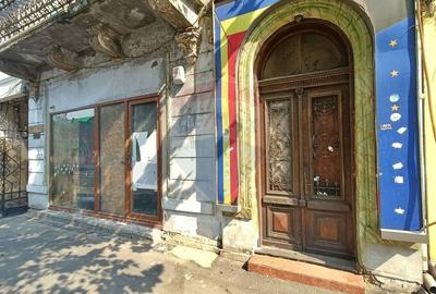 Casă cu 7 camere cu Teren 195 Mp în Libertății