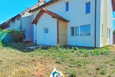 Casă cu 6 camere cu Teren 290 Mp în Sânleani - 12