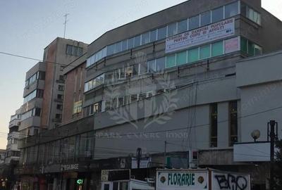 Spațiu comercial, de 1,000 mp, în Central