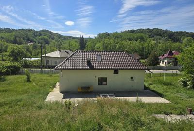 Casă cu 2 camere cu Teren 1000 Mp în Valea - 8