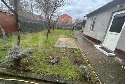 Casă cu 4 camere cu Teren 370 Mp în Central