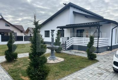 Casă cu 5 camere cu Teren 900 Mp în Priseaca - 8