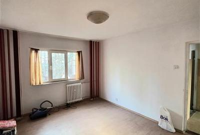 Apartament cu 3 camere decomandat în Inel II