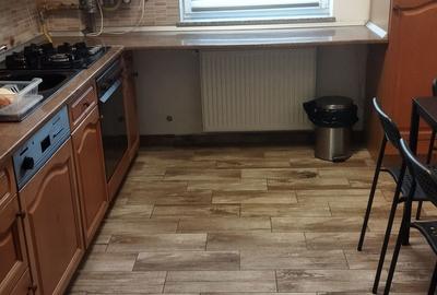 Apartament cu 3 camere decomandat în Central - 1