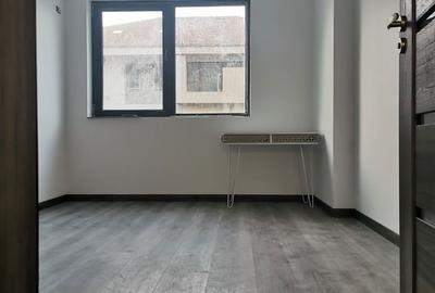 Apartament cu 3 camere decomandat în Titan - 2