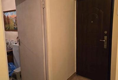 Apartament cu 3 camere semidecomandat în Central - 1