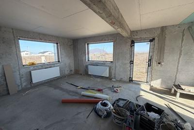 Casă cu 4 camere cu Canalizare în Exterior Vest - 17