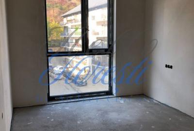 Apartament cu 4 camere semidecomandat în Florești - 1