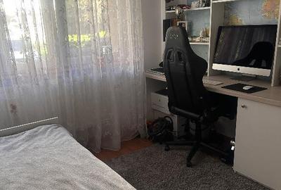 Apartament 3 camere decomandat in Deva, zona Saturn, parter, mobilat - 1