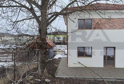 Casă cu 4 camere în Dezmir
