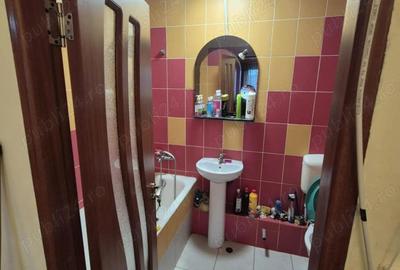 Apartament cu 2 camere decomandat în Tei