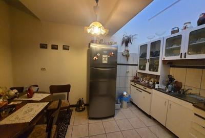 Casă cu 6 camere decomandat cu Canalizare în Ultracentral - 11