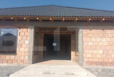 Casă cu 4 camere cu Teren 600 Mp în Dumbrăvioara - 1