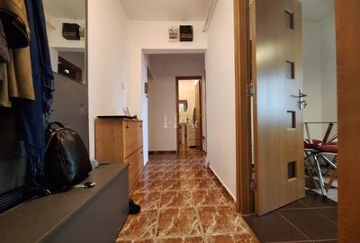 Cu acces facil spre Centru. Etajul 2. GARAJ SUB BLOC SI BOXA. - 11