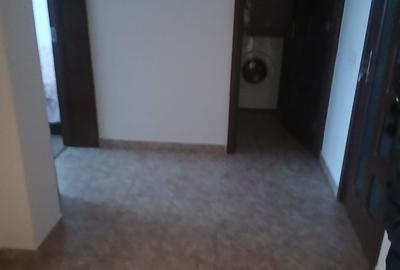 Apartament cu 3 camere decomandat în Rahova - 2