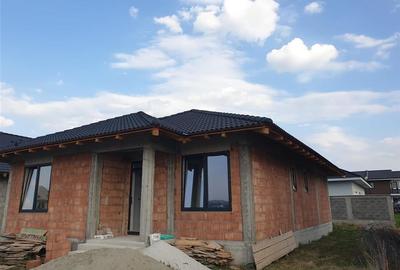 Casă individuală cu 4 camere în Cihei