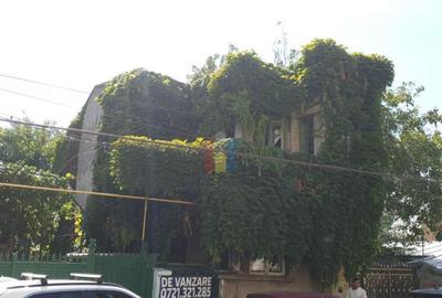 Casă cu 4 camere cu Teren 252 Mp în Central