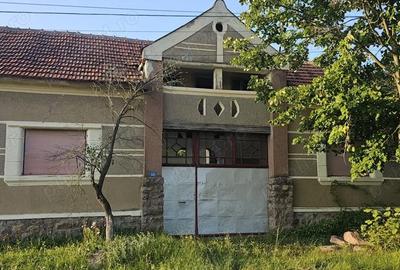 Casă cu 1 camere cu Teren 1500 Mp în Sâmbăta - 1