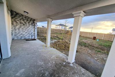 Casă cu 4 camere cu Teren 422 Mp în Bucovăț (Remetea Mare) - 2