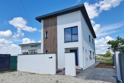Casă cu 4 camere cu Teren 476 Mp în Berceni