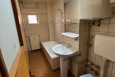 Apartament cu 3 camere decomandat în Decebal - 9