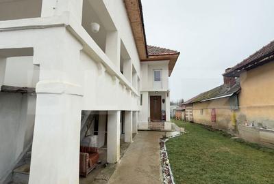 Casă cu 9 camere cu Teren 1860 Mp în Scoarța - 4